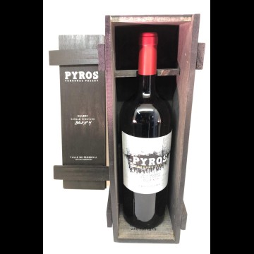 Pyros Single Vineyard Block No. 4 Malbec Magnumfles in houten kis